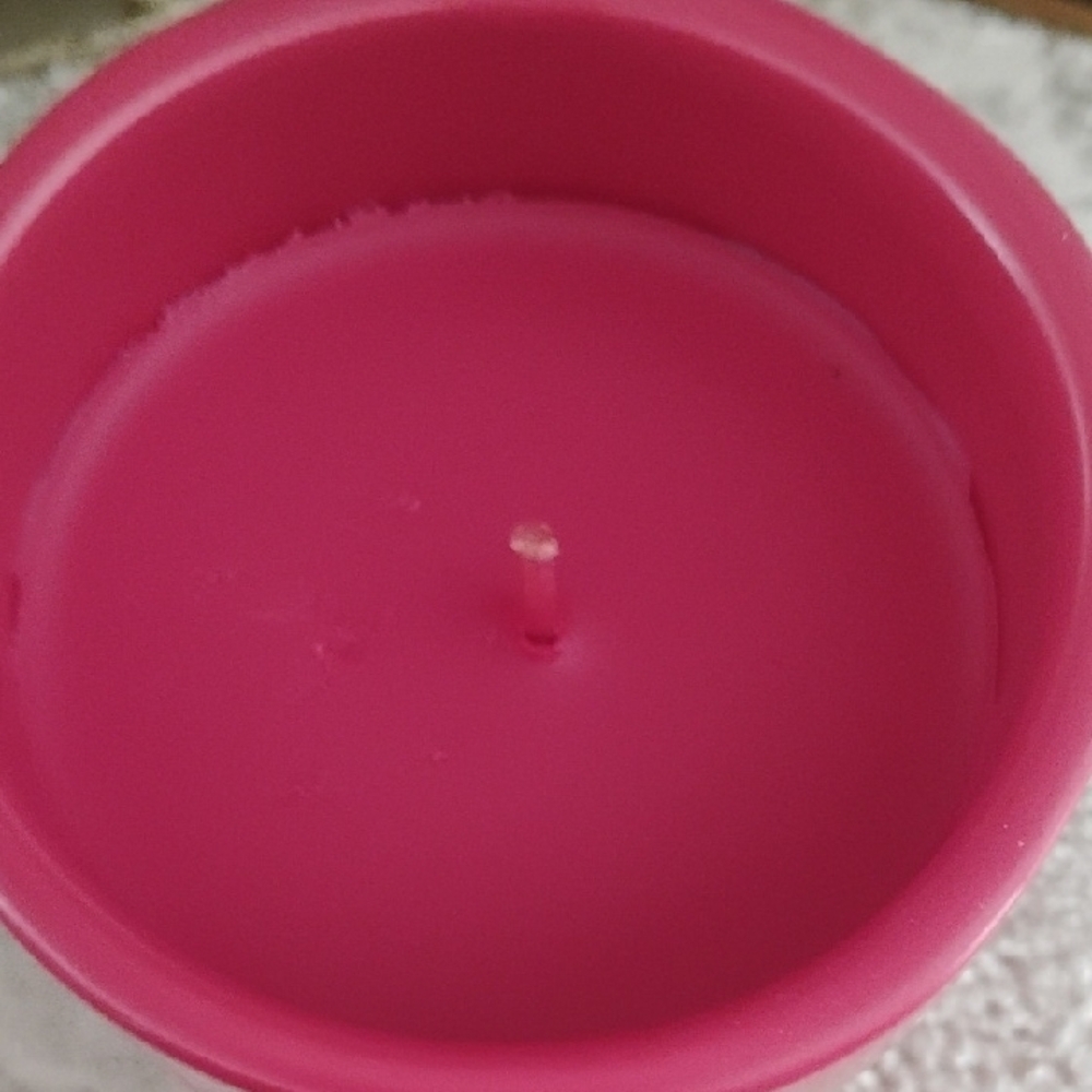 Rae Dunn Red Candle "SUGAR WITH A LITTLE SPICE" - Picture 3 of 5